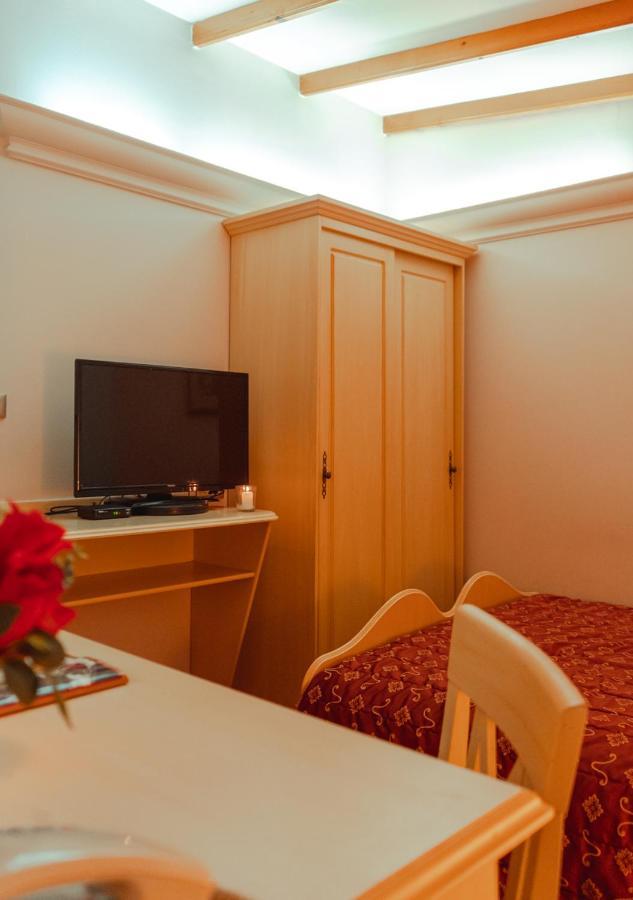 Hotel&restaurant Se-mi Hotel